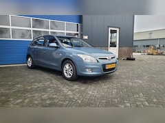 Hyundai i30 - 1.6i Dynamic