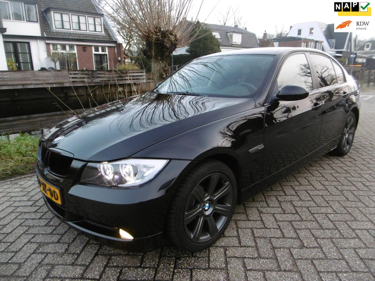 BMW 3-serie - 318i Automaat 130pk Clima Cruise Navi Youngtimer - AutoWereld.nl