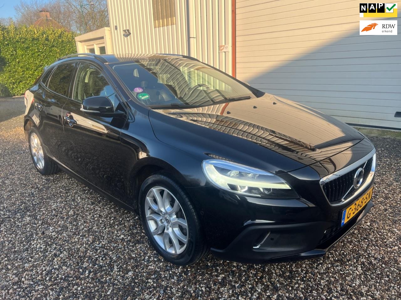 Volvo V40 Cross Country - 1.5 T3 Polar+ Luxury HARMN/KARDON.PANO.LEER.NAP! - AutoWereld.nl