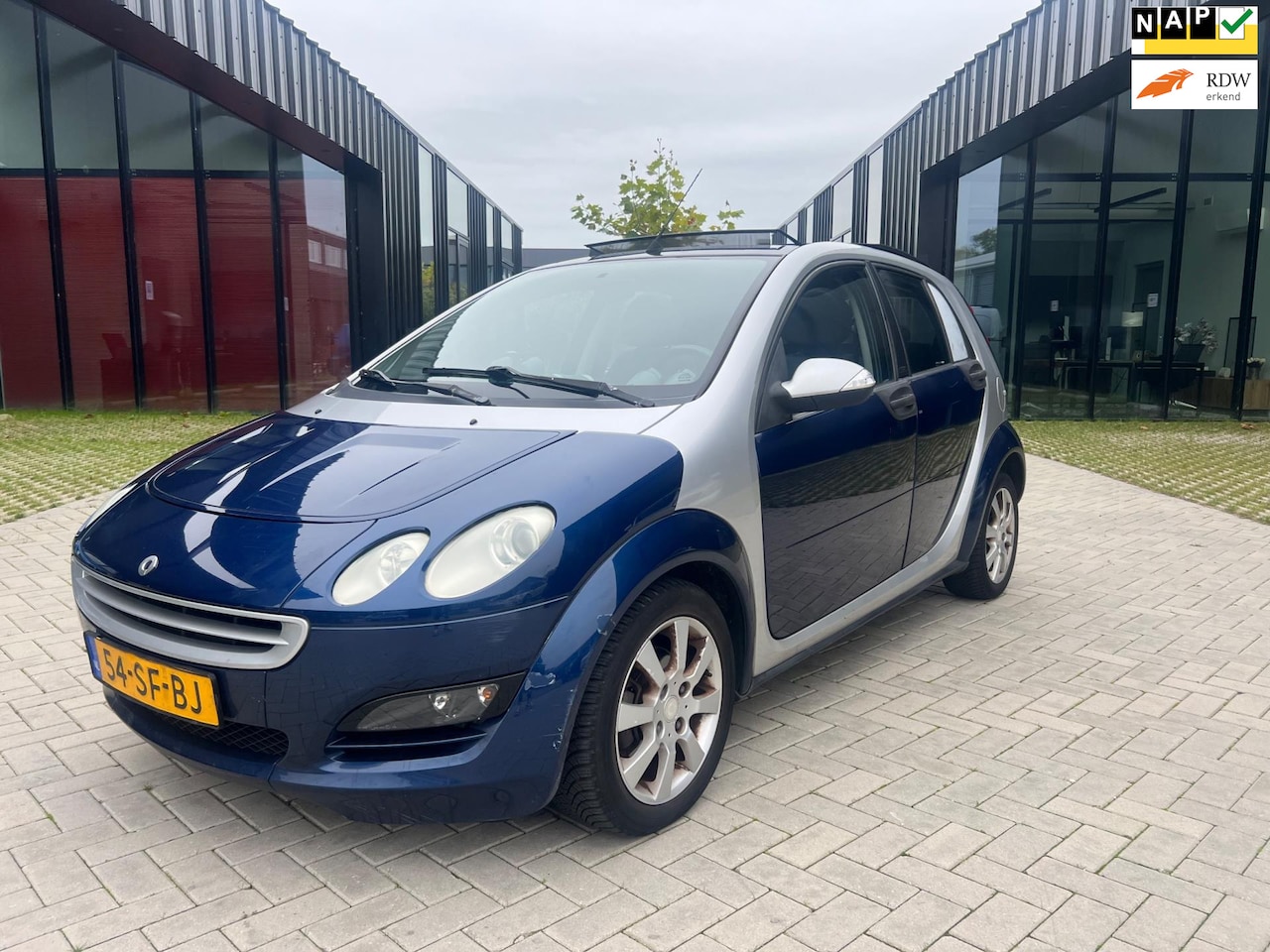 Smart Forfour - 1.3 passion Automaat Airco Pano NL Auto NAP - AutoWereld.nl