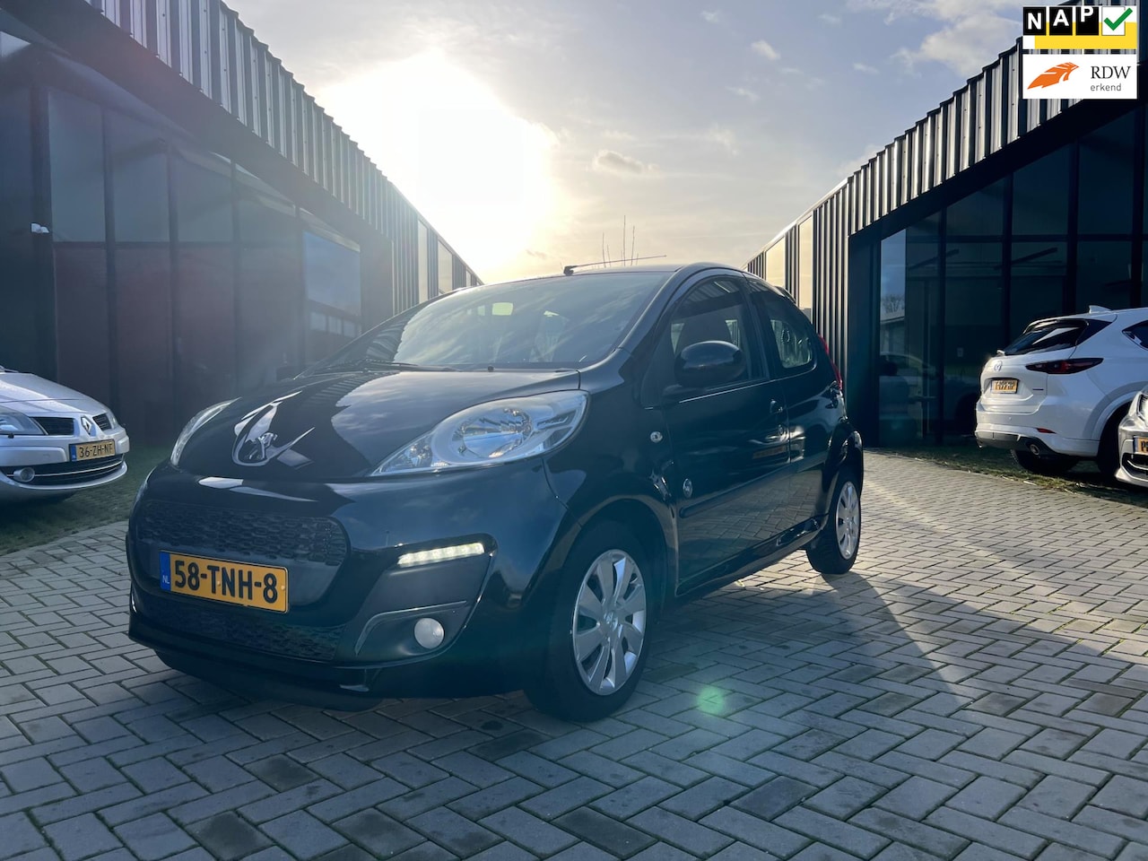 Peugeot 107 - 1.0 Envy Airco Elek Pakket Facelift NL Auto NAP - AutoWereld.nl