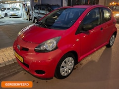 Toyota Aygo - 1.0-12V Access 5-deurs met 111.115km NAP - Origineel NL-auto (dus geen import). Dealer ond