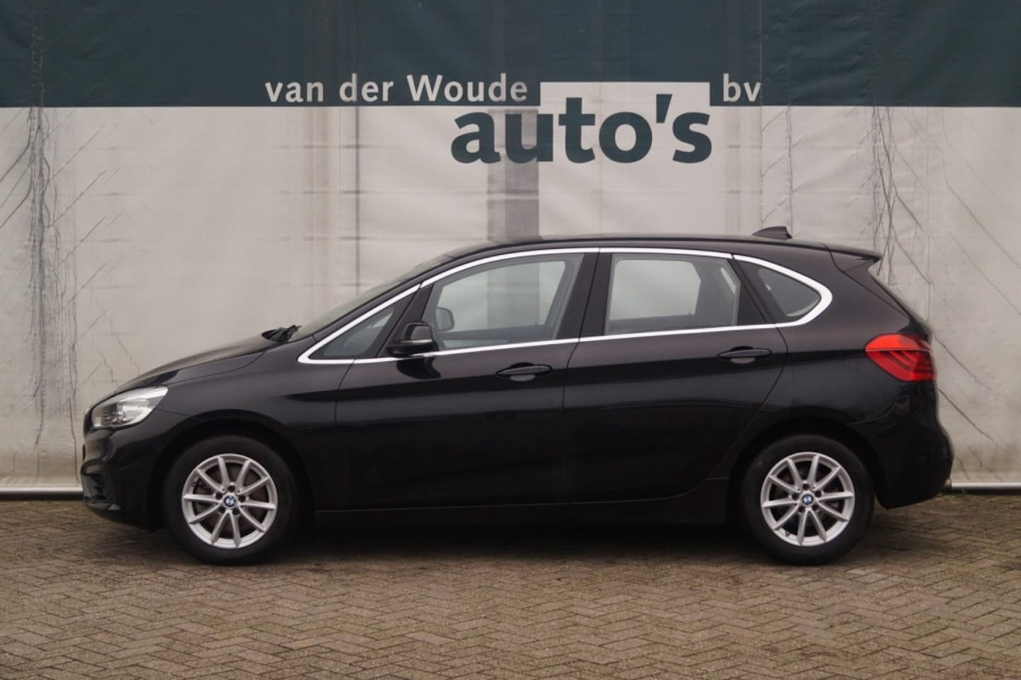 BMW 2-serie Active Tourer - 218i Automaat Executive -NAVI-ECC-PDC-LED- - AutoWereld.nl