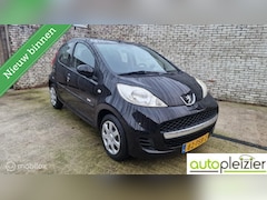 Peugeot 107 - 1.0-12V Millesim 200