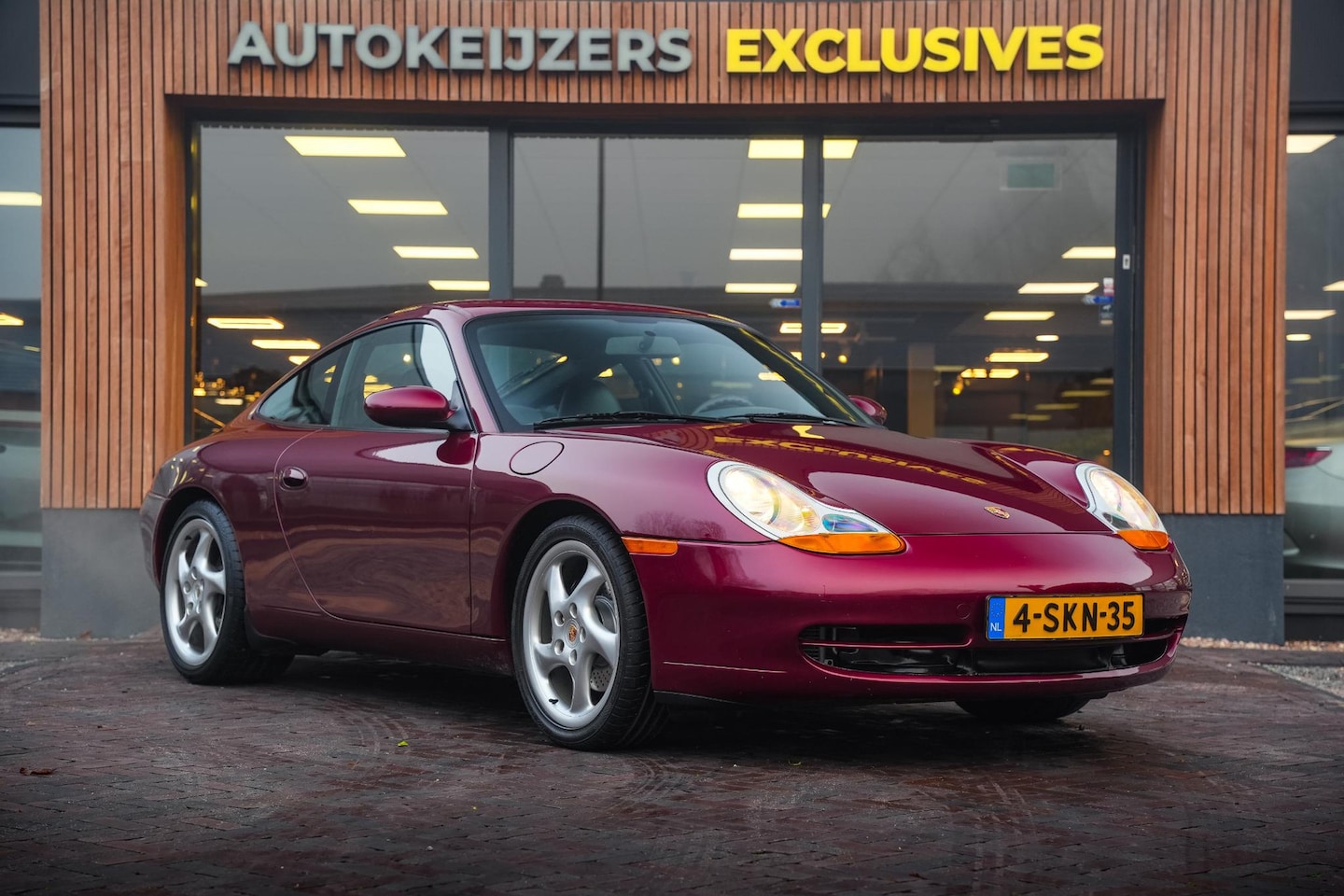 Porsche 911 - 3.4 Coupé Carrera Leder Stoelverw. Parkeersensoren 18"L.M. Navi - AutoWereld.nl