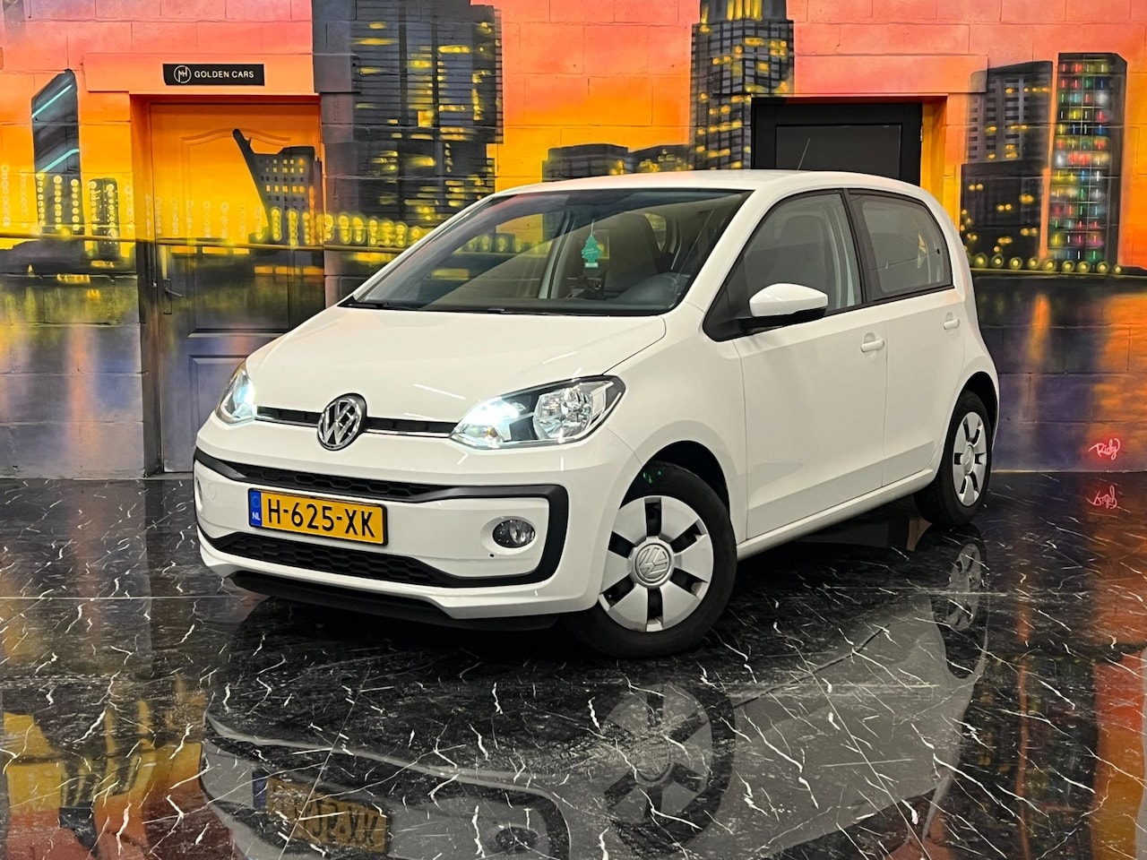 Volkswagen Up! - 1.0 BMT high up! Automaat! - AutoWereld.nl