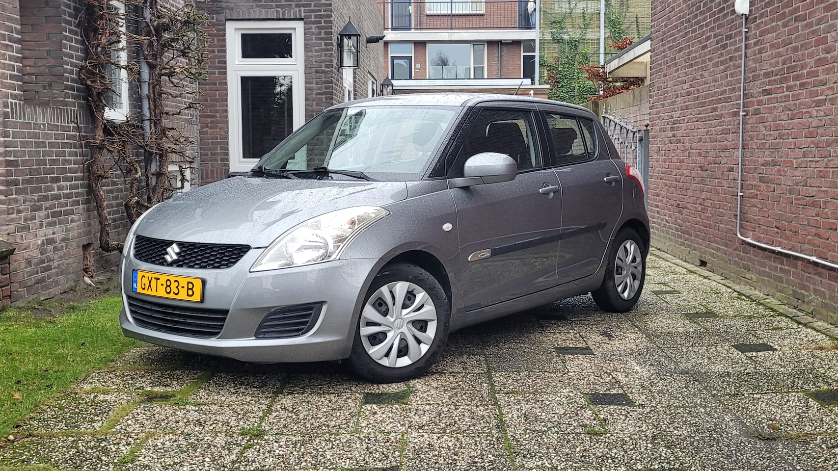 Suzuki Swift - 1.2 Comfort (Airco - Apple Carplay / Android Auto) - AutoWereld.nl