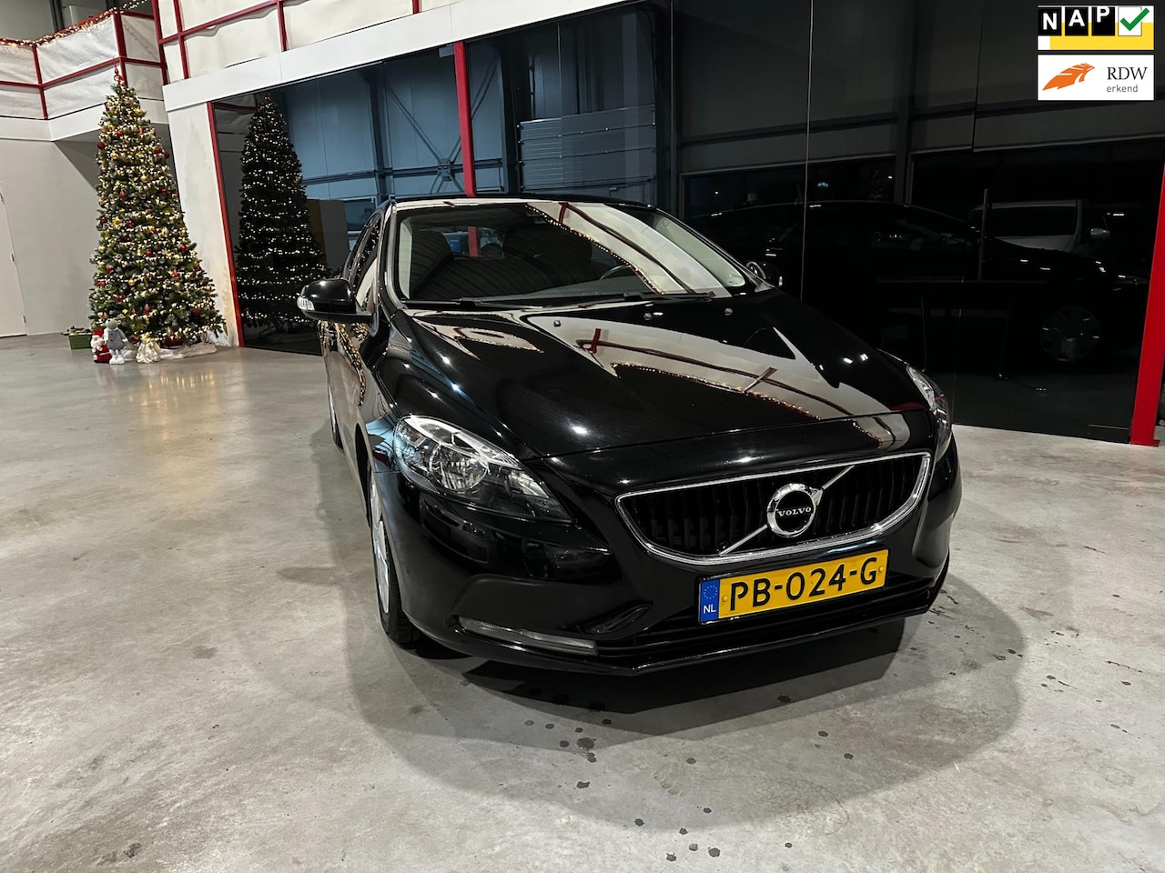 Volvo V40 - 2.0 D2 Nordic / Euro-6 / Navi/ Trekhaak / PDC / Cruise / - AutoWereld.nl