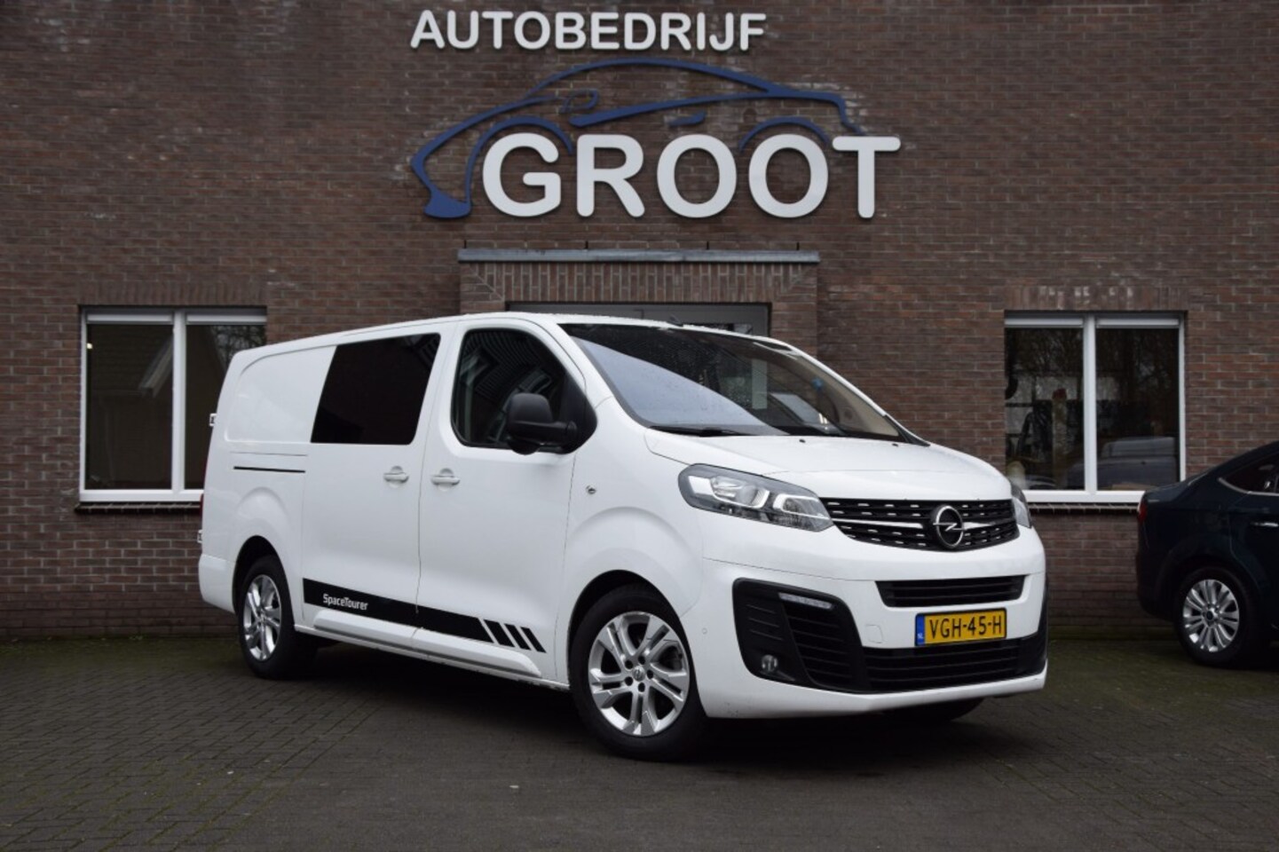 Opel Vivaro - 2.0 CDTI L3H1 DC Innovation 2.0 CDTI L3H1 DC INNOVATION. - AutoWereld.nl