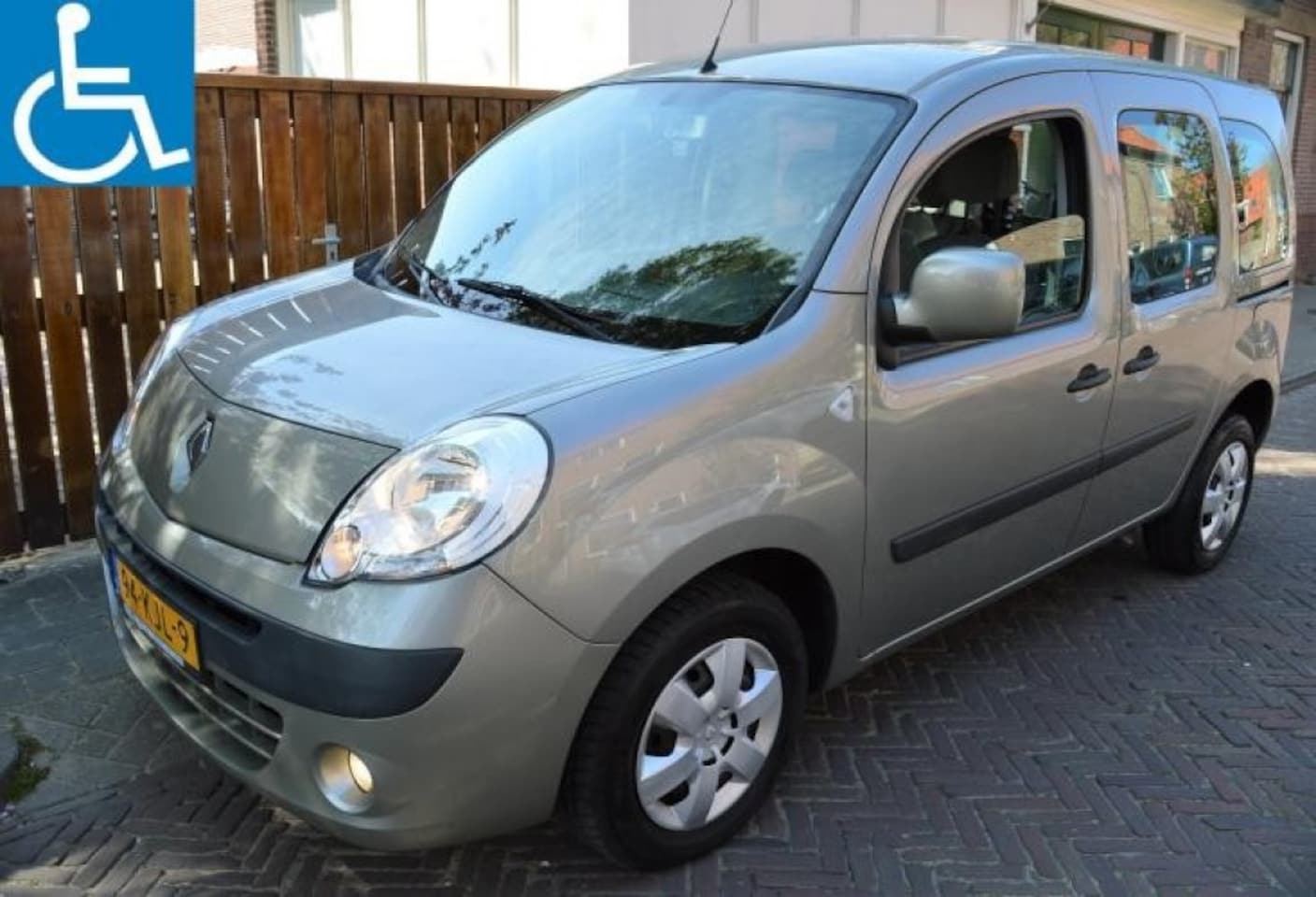 Renault Kangoo Family - Family 1.6 ROLSTOELAUTO 4x ALL SEASON BANDEN - AutoWereld.nl