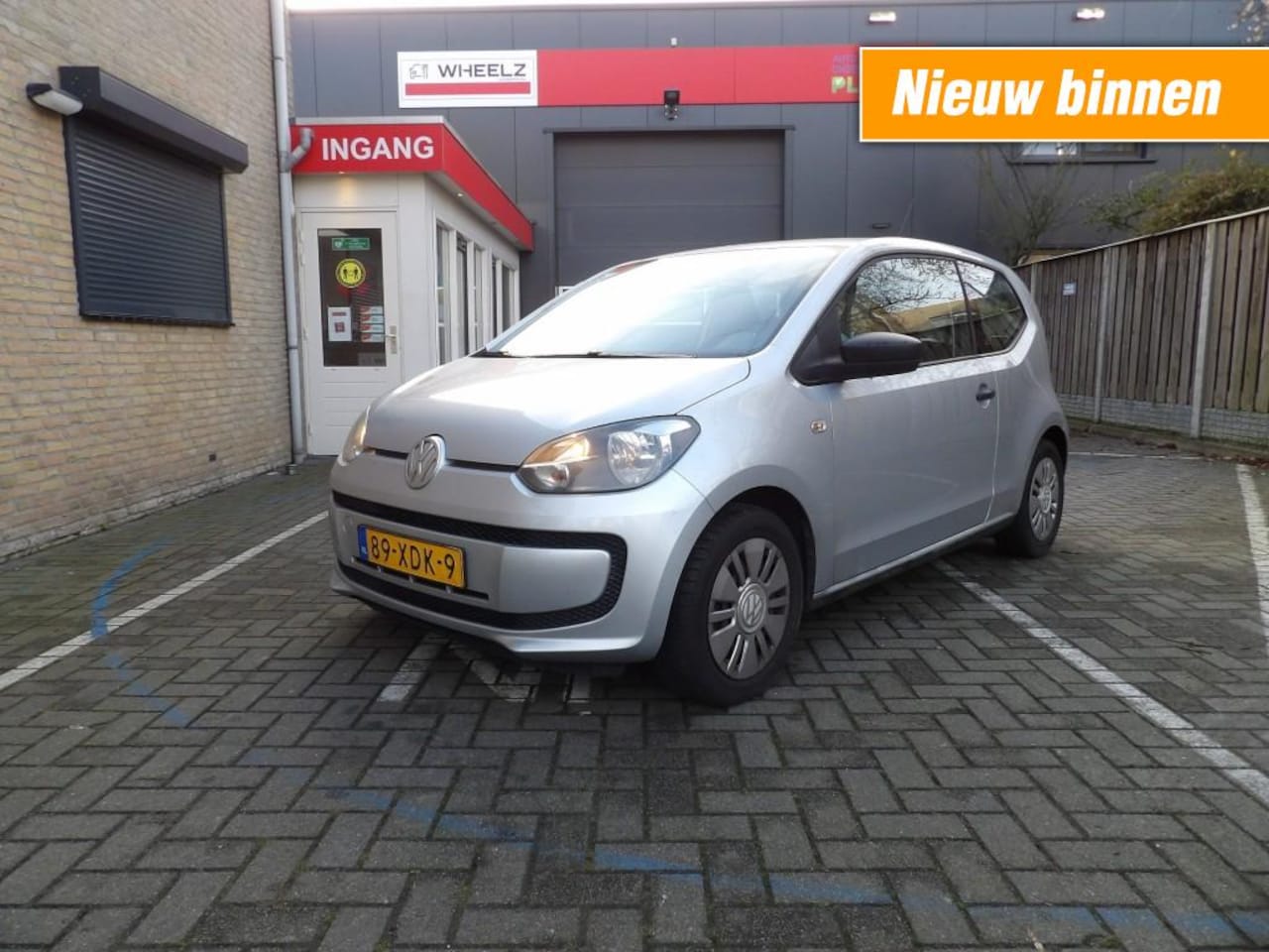 Volkswagen Up! - 1.0 3 drs - airco - inruilkoopje! - AutoWereld.nl