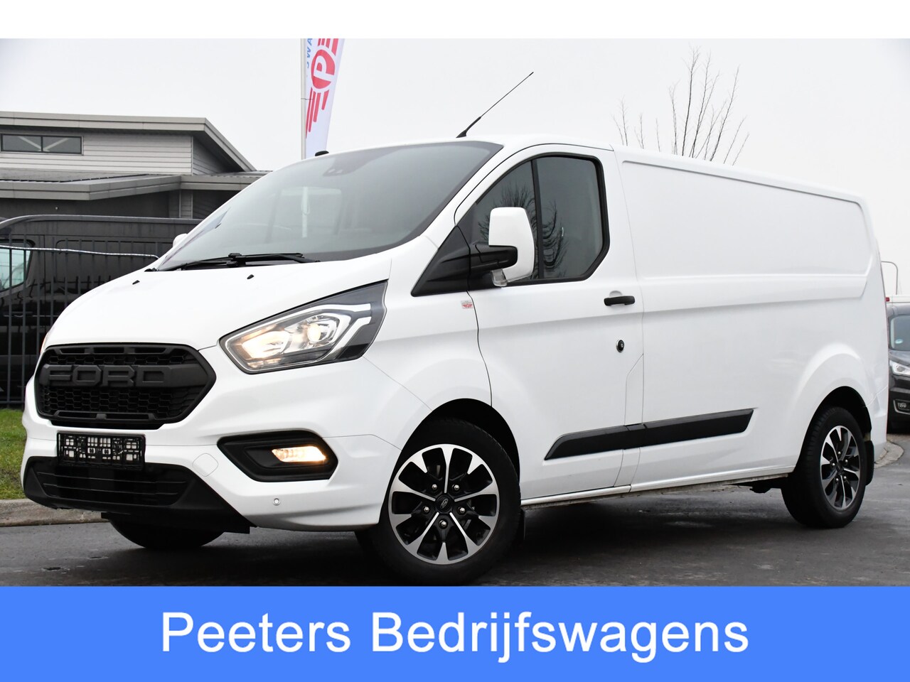 Ford Transit Custom - 320 2.0 TDCI L2H1 PB Edition Adaptieve Cruise, Camera, Carplay, 130PK, Sensoren, Automaat, - AutoWereld.nl