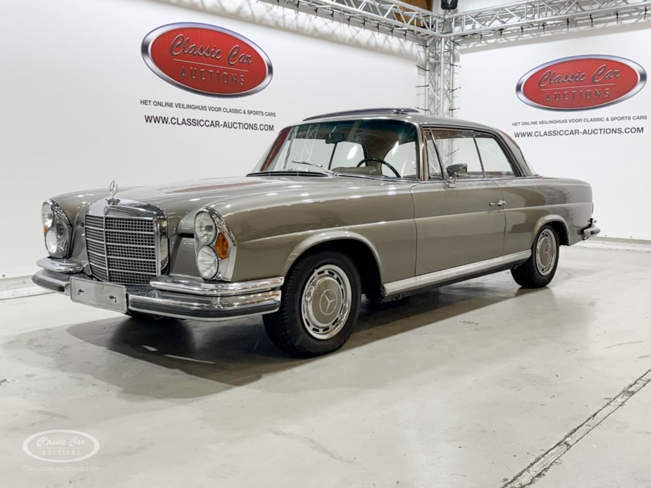 Mercedes-Benz 280 - 3.5 Flachkhler  - ONLINE AUCTION - AutoWereld.nl