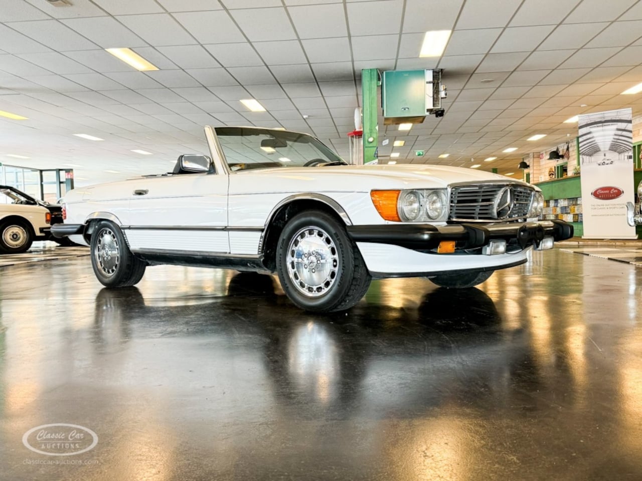 Mercedes-Benz 560 - Convertible  - ONLINE AUCTION - AutoWereld.nl