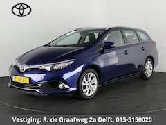 Toyota Auris Touring Sports - 1.2T Energy | 1.300 kg trekgewicht | Camera | Cruise control |