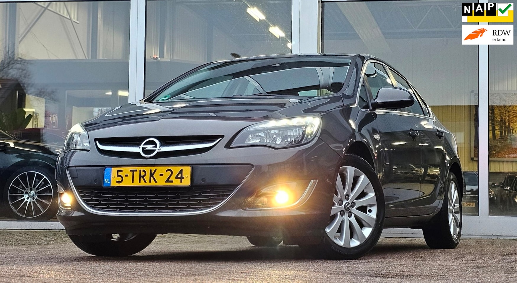 Opel Astra - 1.4 Turbo Cosmo 100% Onderhouden Navi Clima Mooi! - AutoWereld.nl