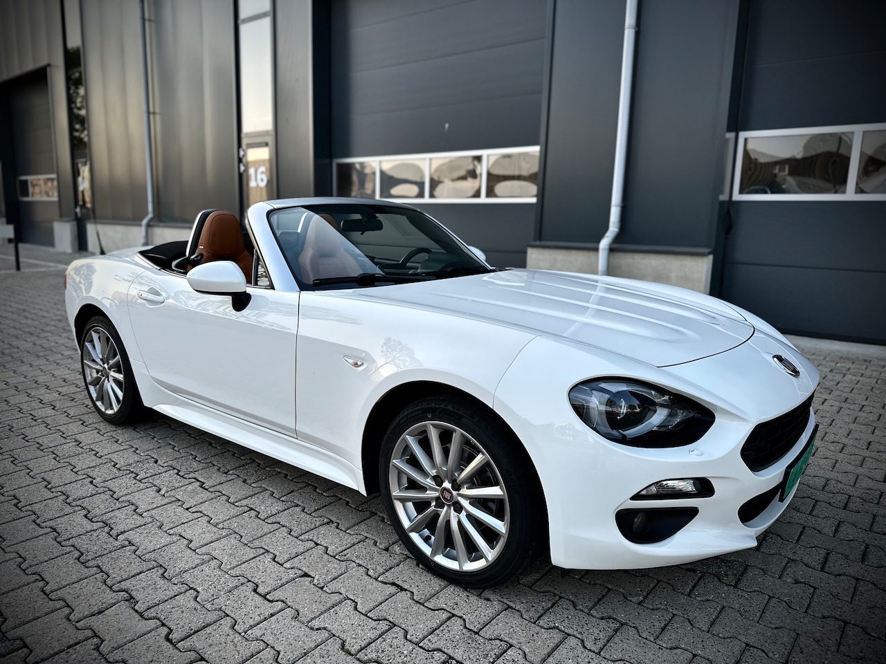 Fiat 124 Spider - 1.4 MultiAir Turbo Lusso | DEALER OH | XENON - AutoWereld.nl