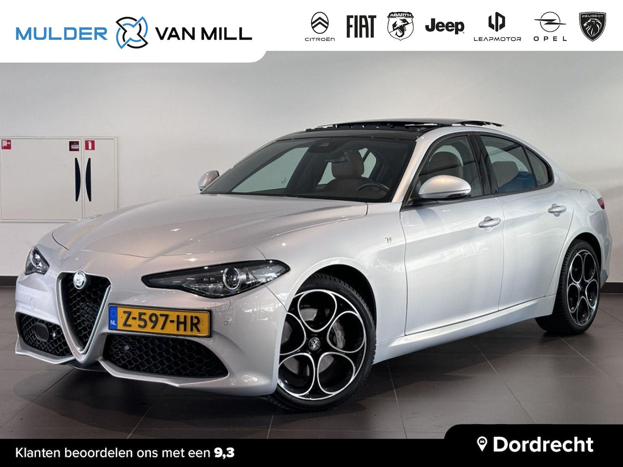 Alfa Romeo Giulia - Ti 2.0 TURBO 280pk Q4 AWD AUTOMAAT | COGNAC LEDER | SCHUIF/KANTELDAK | NAVI | CAMERA | 19" - AutoWereld.nl