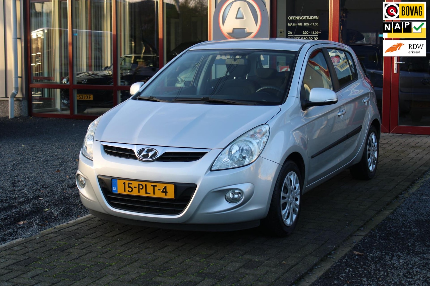 Hyundai i20 - 1.2i i-Motion 5 DEURS AIRCO 1E EIGENAAR - AutoWereld.nl