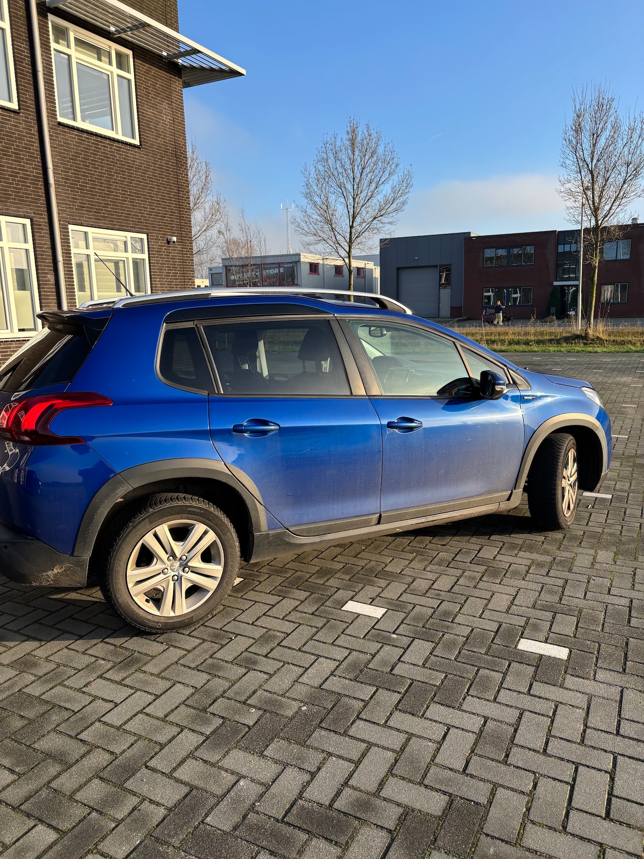 Peugeot 2008 - 1.2 PureTech Signature 110 PK - AutoWereld.nl