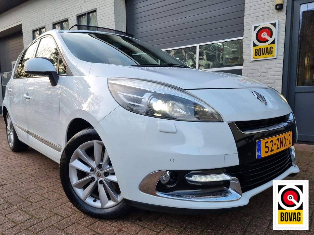 Renault Scénic - 2.0 Privilege Aut. / PANORAMADAK / NAVI / CAMERA - AutoWereld.nl