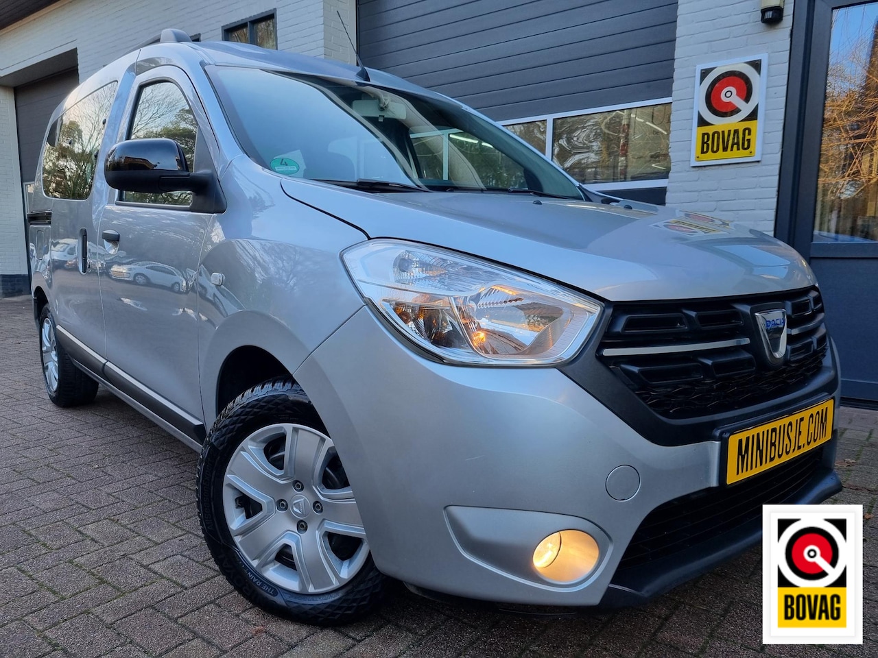 Dacia Dokker - 1.3 TCe Comfort 130 pk. NAVI / PDC / CRUISE / AC - AutoWereld.nl