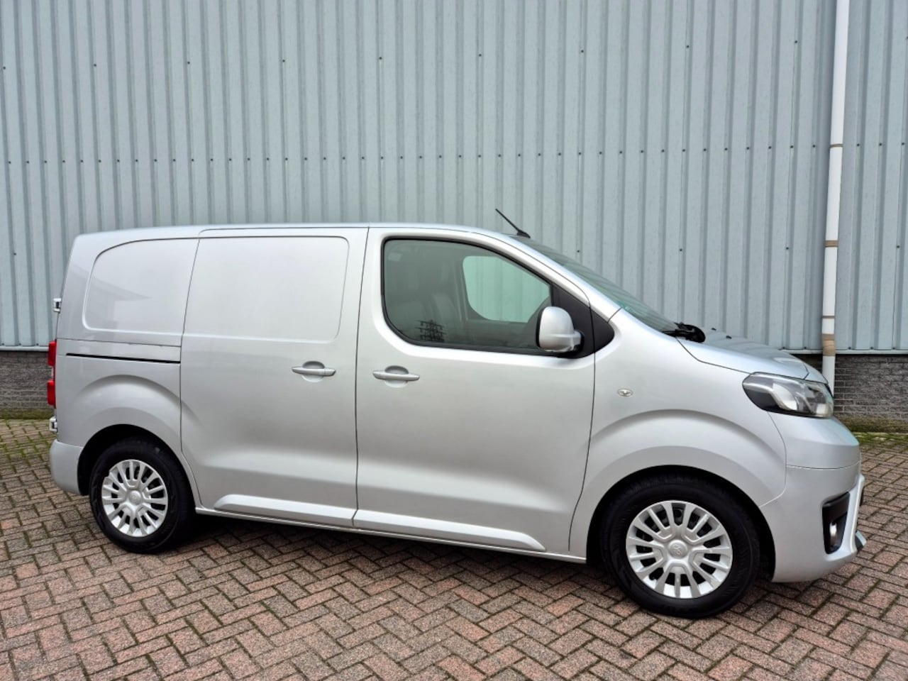 Toyota ProAce - 1.6 D-4D Professional Euro 6 1e eigenaar - AutoWereld.nl