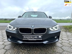 BMW 3-serie - 320i HIGH EXECUTIVE 5D NAP AUTOMAAT XENON NAVI VELGEN