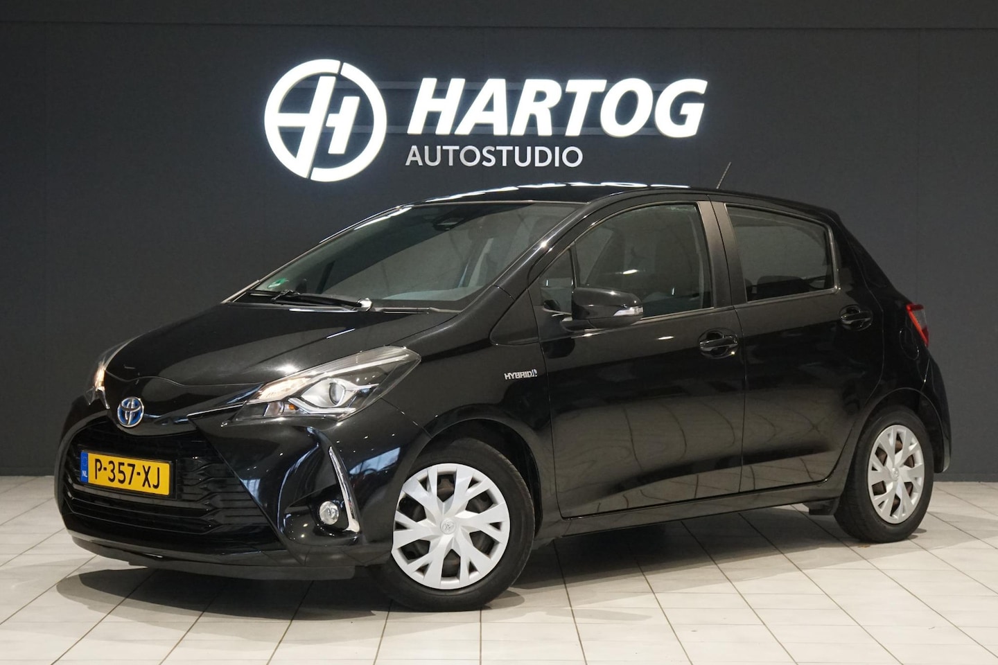 Toyota Yaris - 1.5 Hybrid Active + CAMERA / NAVIGATIE / CRUISE CONTROL - AutoWereld.nl