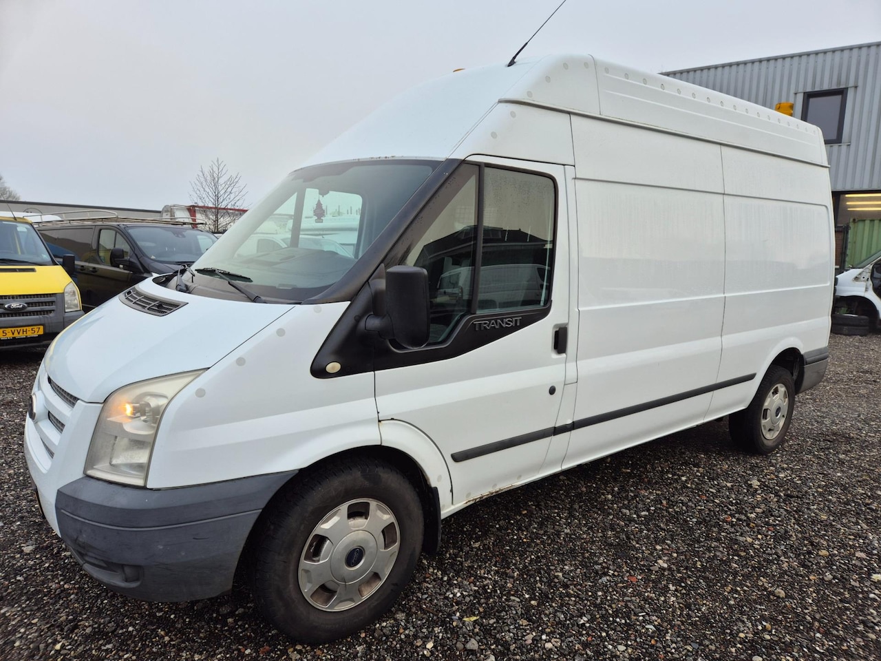 Ford Transit - 350L 2.2 TDCI HD DC 350L 2.2 TDCI HD DC - AutoWereld.nl