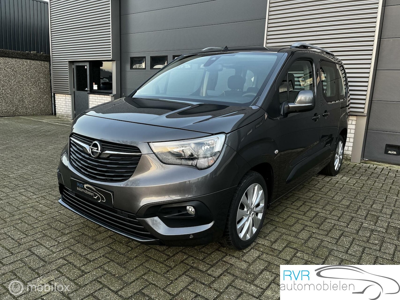 Opel Combo Tour - 1.2 Turbo L1H1 Edition/CAMERA/TREKHAAK/NAVI - AutoWereld.nl