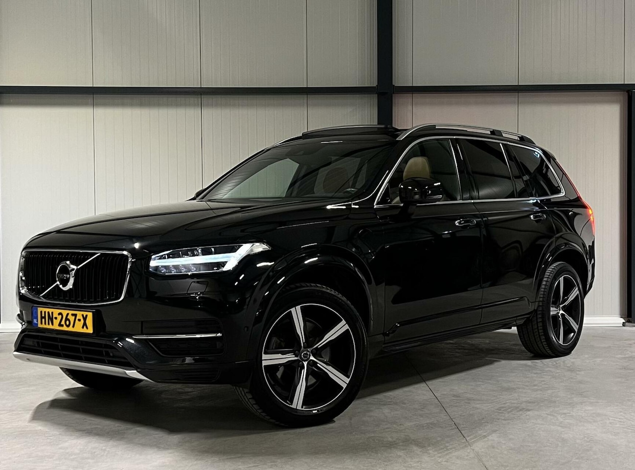 Volvo XC90 - 2.0 T8 Twin Engine AWD Pano Trekhaak Pilot Assist - AutoWereld.nl