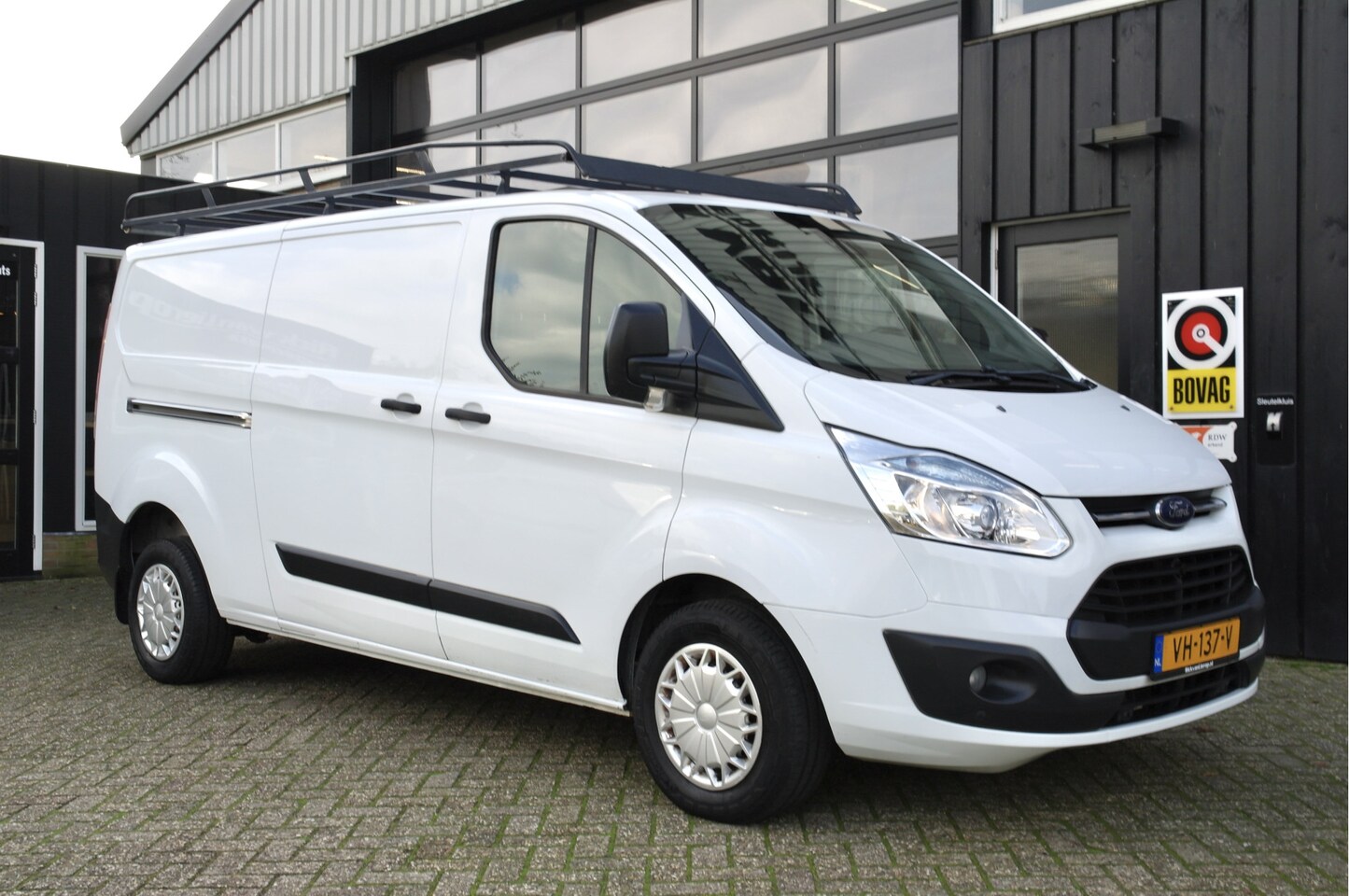 Ford Transit Custom - 290 2.2 TDCI L2H1 Trend | 2 Schuifdeuren | Imperiaal | Trekhaak | Cruise - AutoWereld.nl