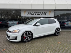 Volkswagen Golf - 2.0 TSI GTI Performance