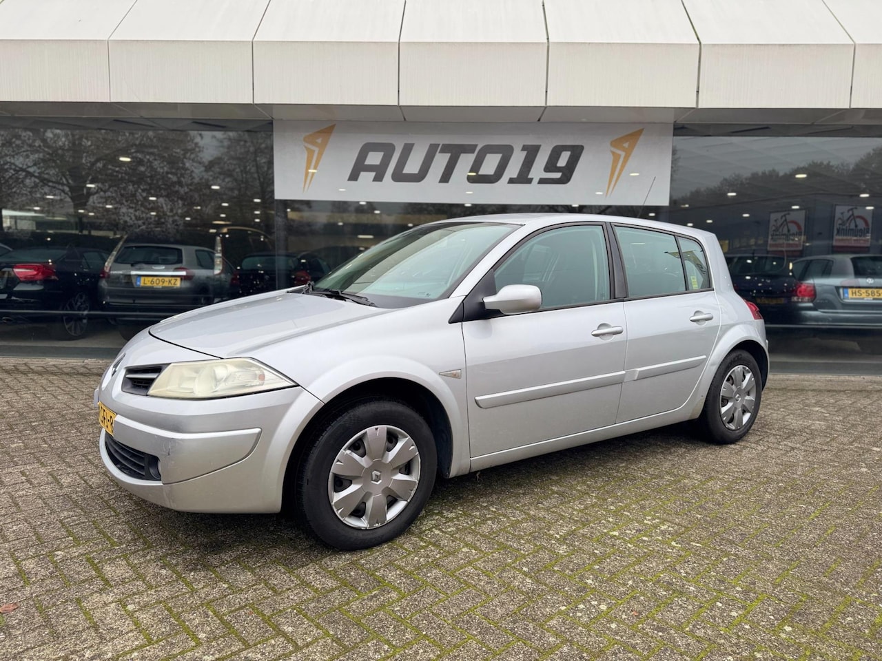 Renault Mégane - 1.6-16V Business Line 1.6-16V Business Line - AutoWereld.nl