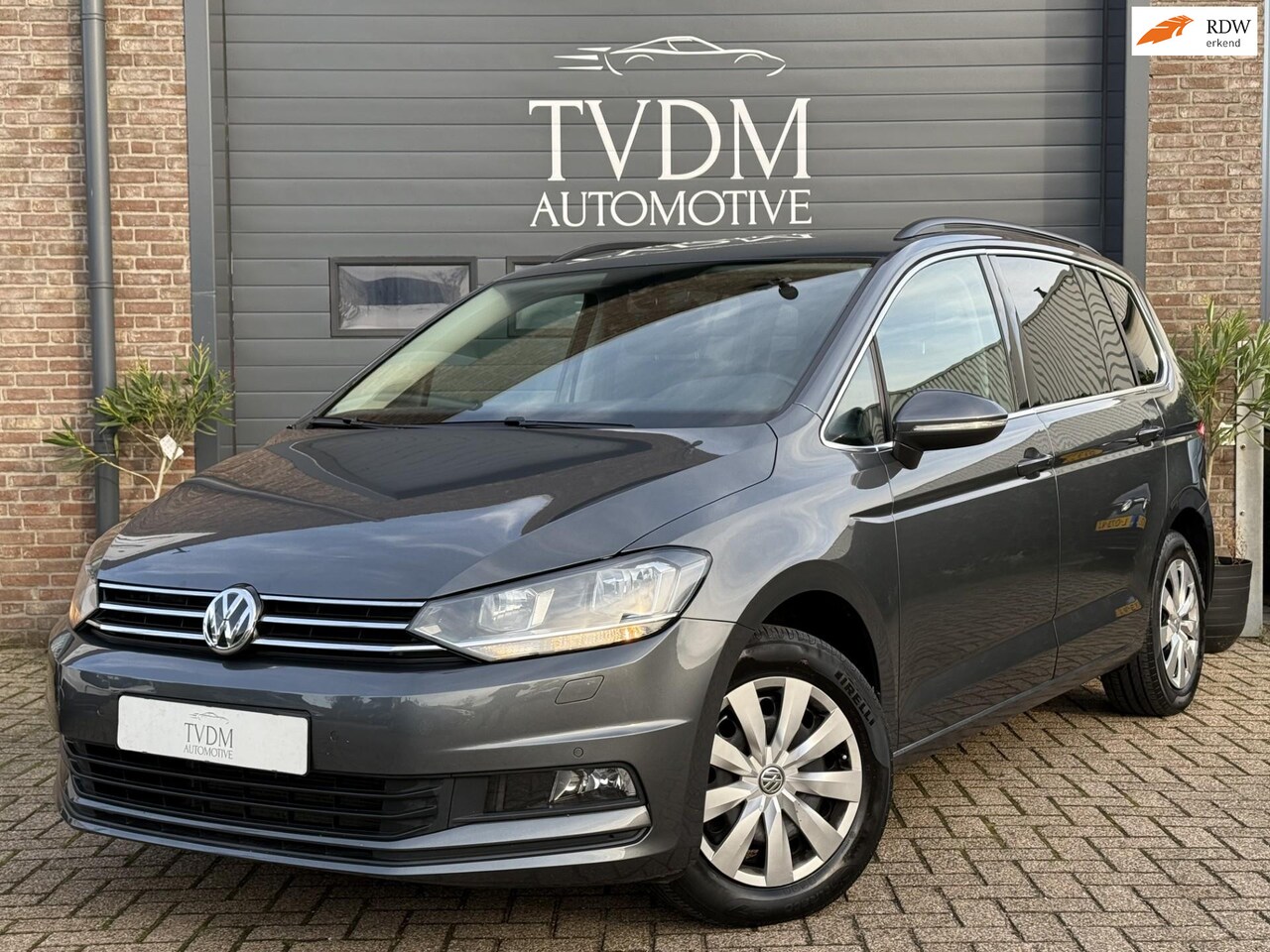 Volkswagen Touran - 1.5 TSI Highline 7p Trekhaak, Apple Carplay, Stoel/Stuurverw, Keyless - AutoWereld.nl