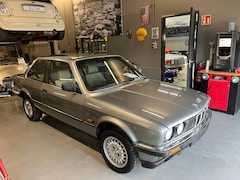 BMW 3-serie - 320 i