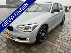 BMW 1-serie - 114i Upgrade Edition 5 deurs apple carplay bom vol