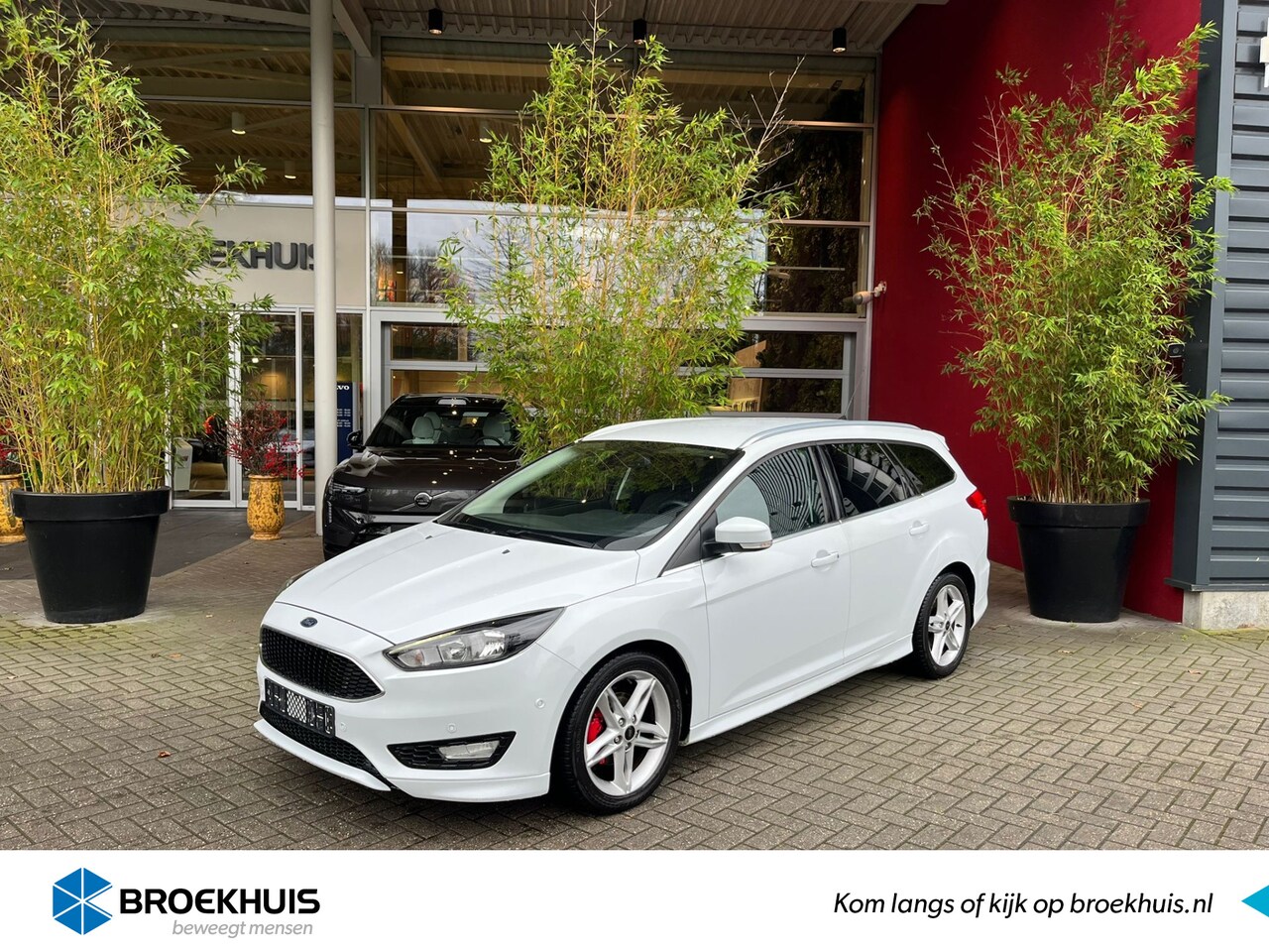 Ford Focus Wagon - 1.0 125 PK ST-Line | Winterpack | NAV | Parkeersensoren voor en achter| all seasonbanden| - AutoWereld.nl