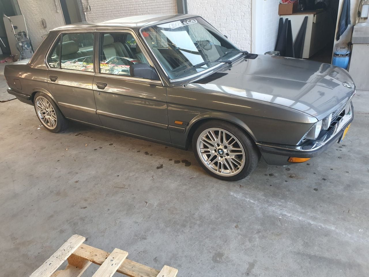 BMW 5-serie - 520i E28 - AutoWereld.nl