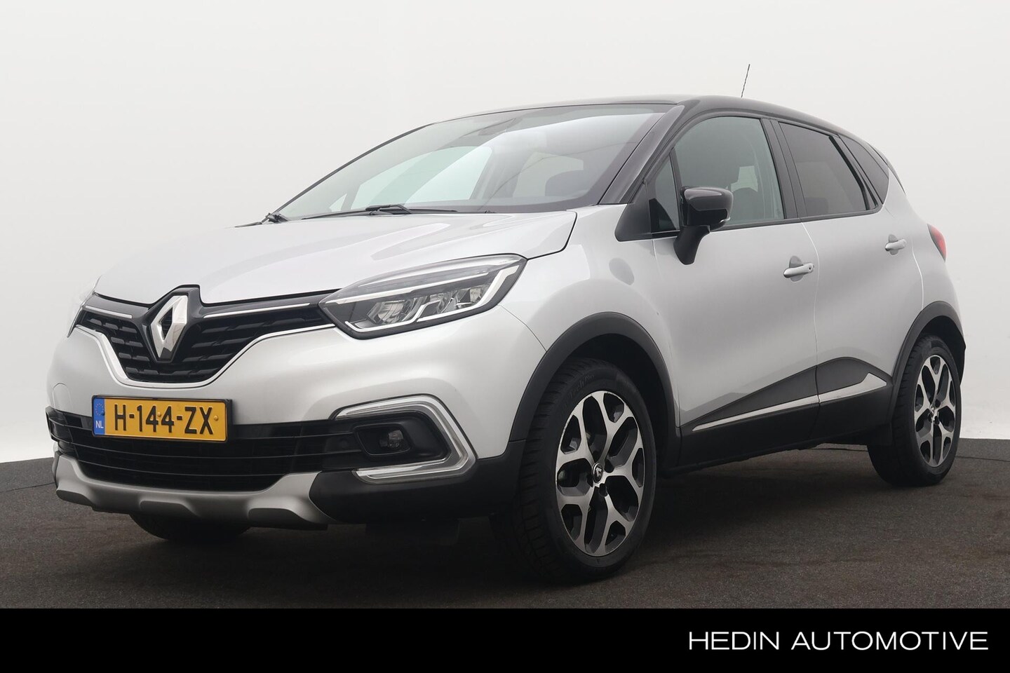 Renault Captur - 0.9 TCe Version S | Navigatiesysteem | Achteruitrijcamera | Panoramadak - AutoWereld.nl