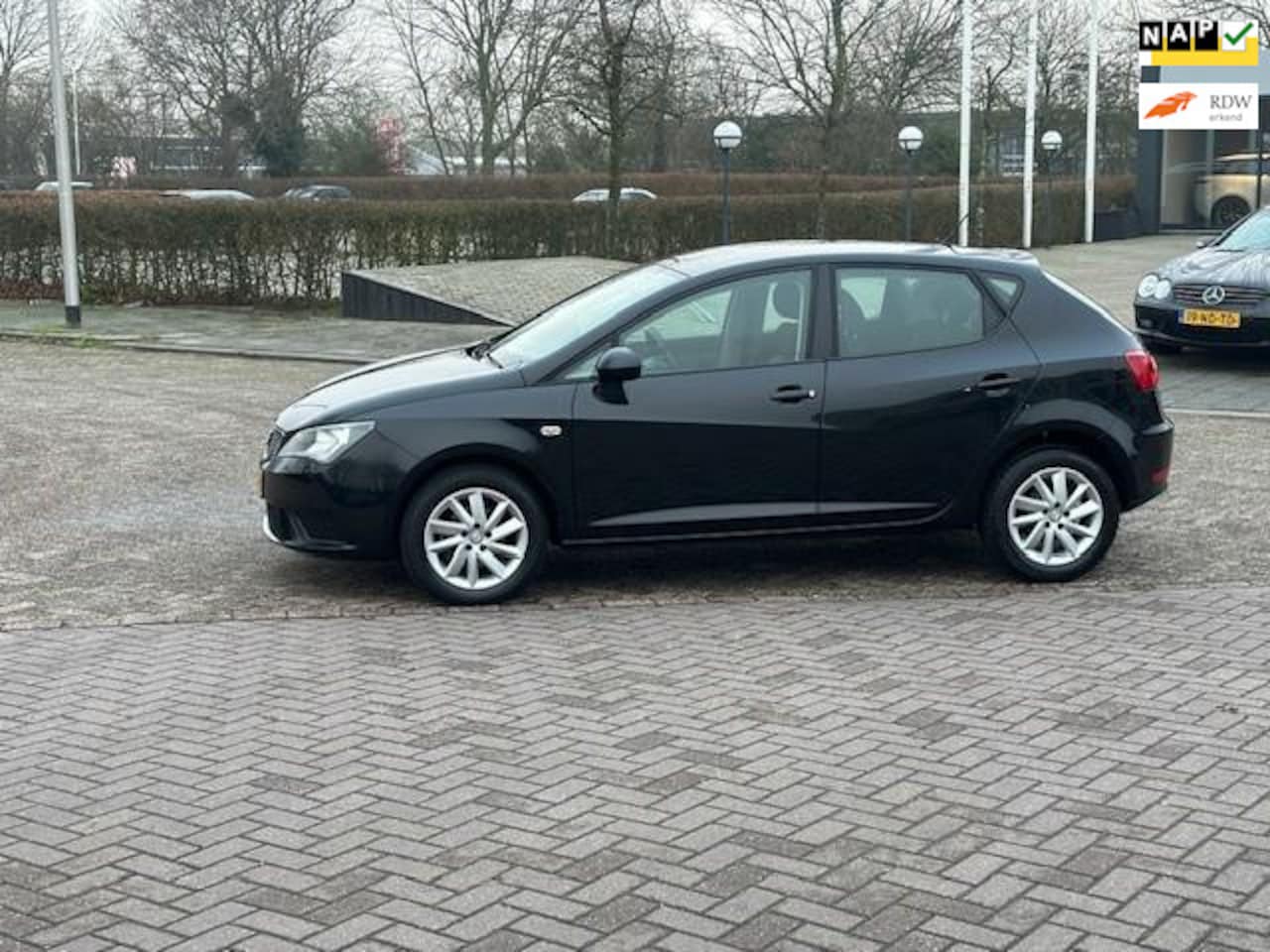 Seat Ibiza - 1.2 Style 1.2 Style,bj.2012,kleur: zwart, 5 deurs,airco,sportvelgen,NAP met 162225 km.en APK tot 10/ - AutoWereld.nl