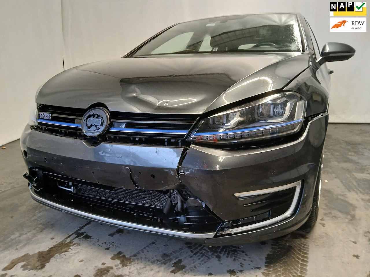 Volkswagen Golf - 1.4 TSI GTE - frontschade - motormanagementlampje - Export - AutoWereld.nl