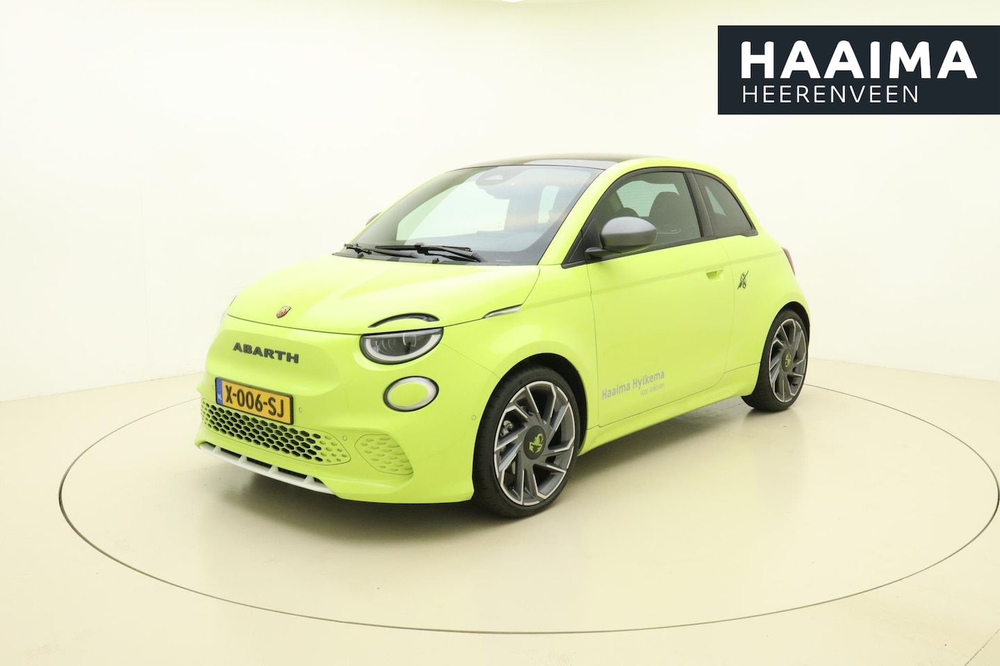 Fiat 500 Abarth - Turismo 42 kWh | Acid Green | Alcantara sportinterieur | Full LED koplampen | Panoramadak - AutoWereld.nl