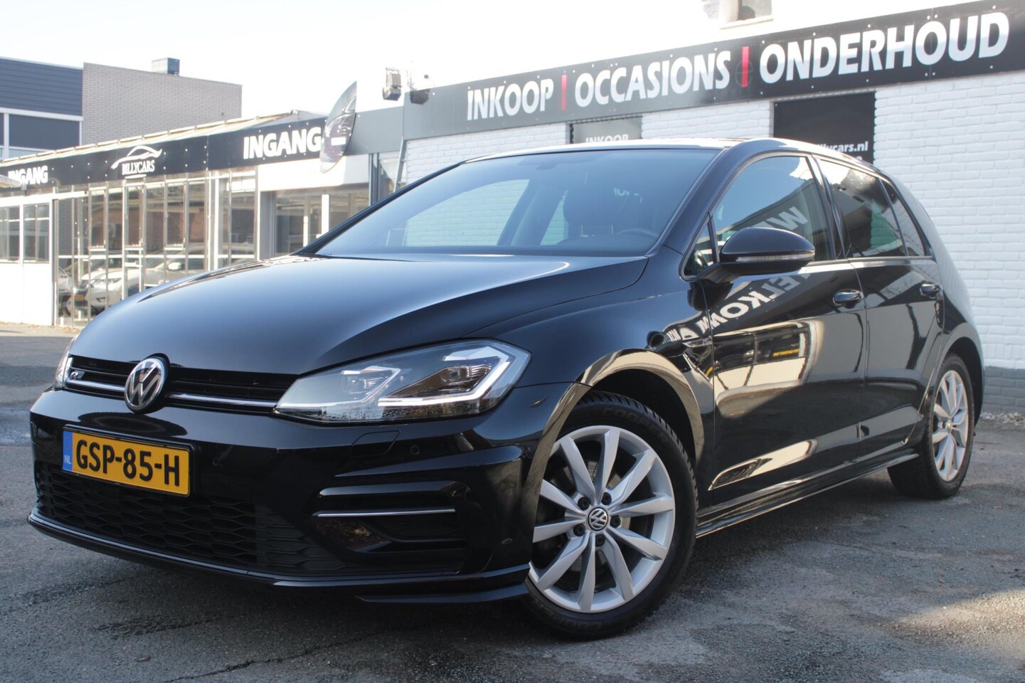 Volkswagen Golf - 1.5 TSI Highline Business R Automaat | Airco | Elec ramen|Adaptieve cruise|Carplay|Parkeer - AutoWereld.nl