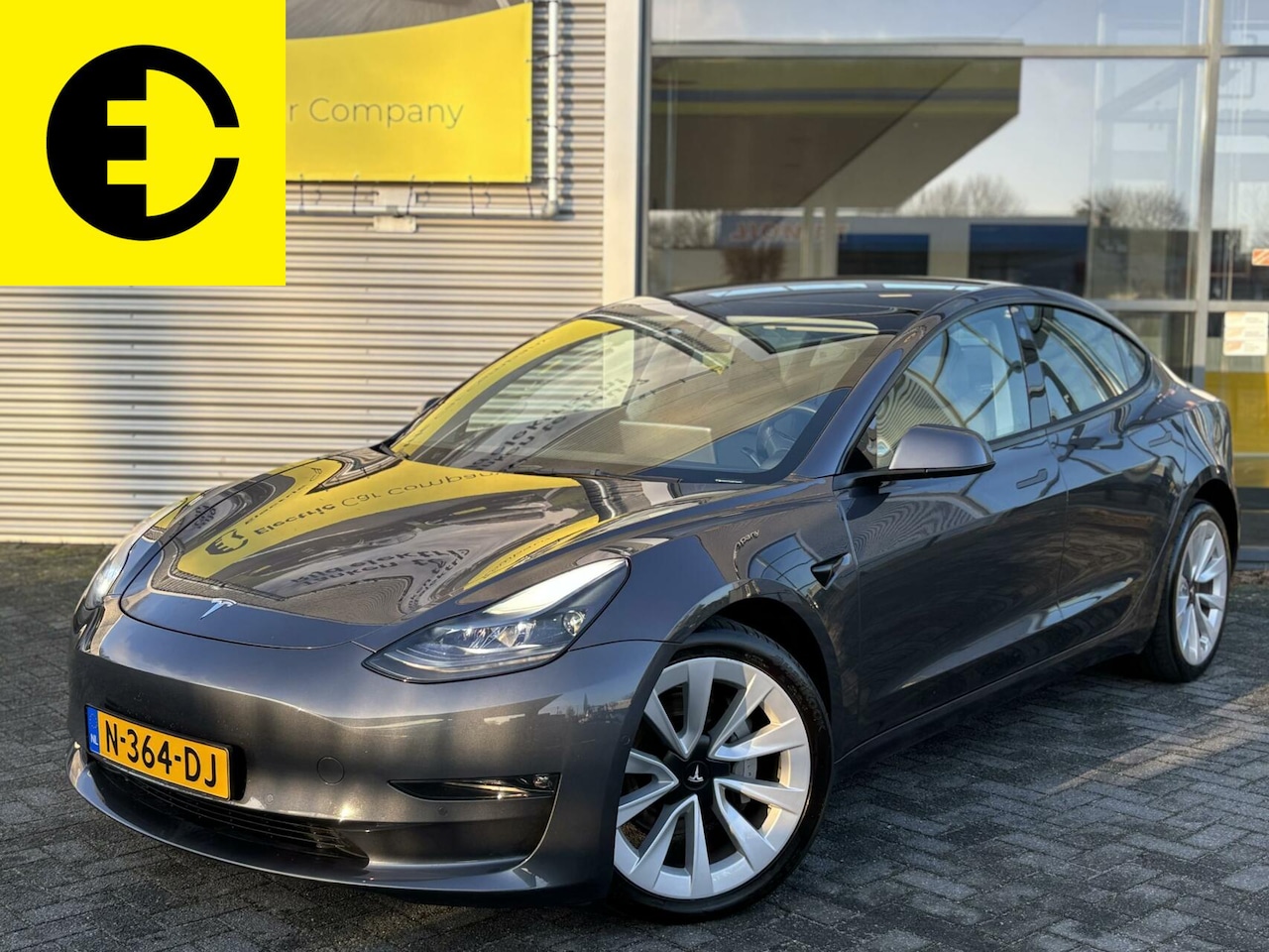 Tesla Model 3 - Long Range RWD Long Range AWD 75 kWh | lage km-stand | warmtepomp - AutoWereld.nl