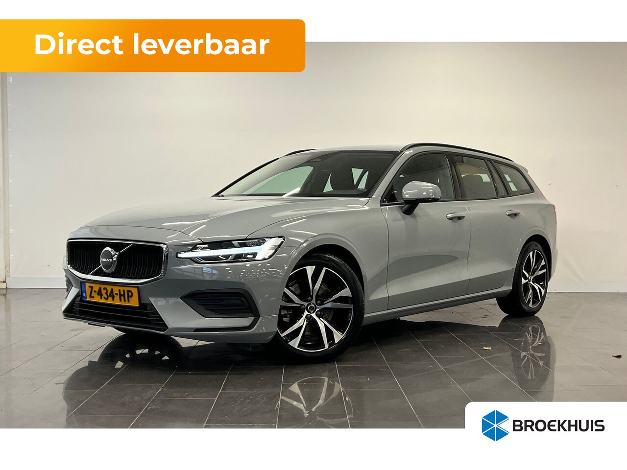 Volvo V60 - B3 Essential Edition | Driver Assist Pack | Climate Pack | 18" lichtmetaal | Trekhaak | - AutoWereld.nl