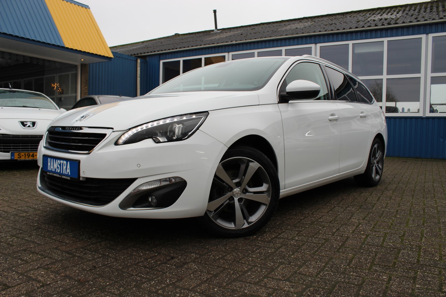 Peugeot 308 SW - 1.2-16V "GT-Line" Navi - Cruise - Xenon !!! Automaat - 130 Pk - AutoWereld.nl