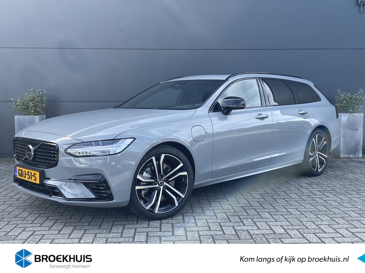 Volvo V90 - T6 AWD Ultimate Dark | Luchtvering | Full LED | Google | 20 inch | HUD | Panoramadak - AutoWereld.nl