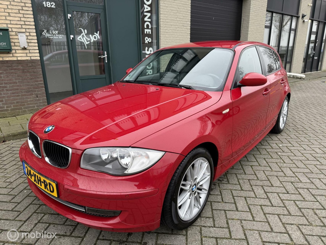 BMW 1-serie - 118i Business Line|AUTOMAAT|CARPLAY|NAP - AutoWereld.nl